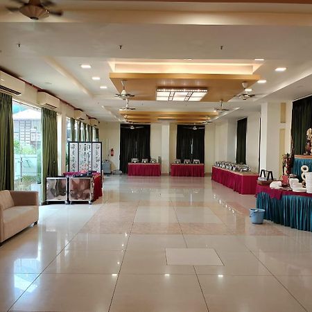 Hotel Pushpak Бхубанешвара Экстерьер фото
