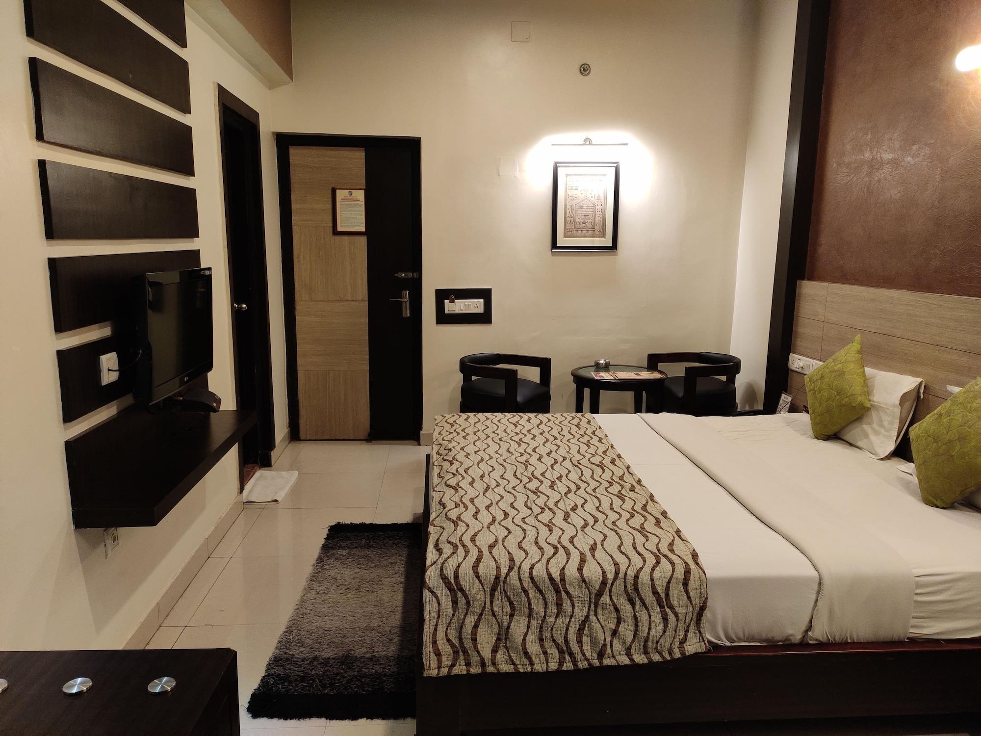 Hotel Pushpak Бхубанешвара Экстерьер фото