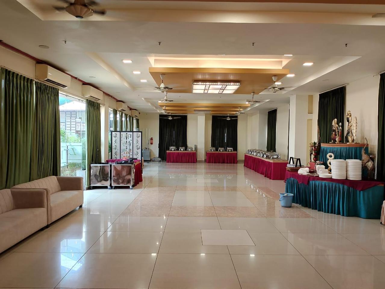 Hotel Pushpak Бхубанешвара Экстерьер фото