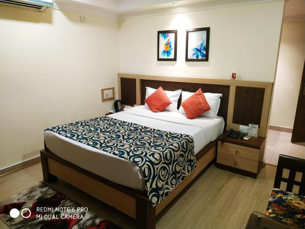 Hotel Pushpak Бхубанешвара Экстерьер фото