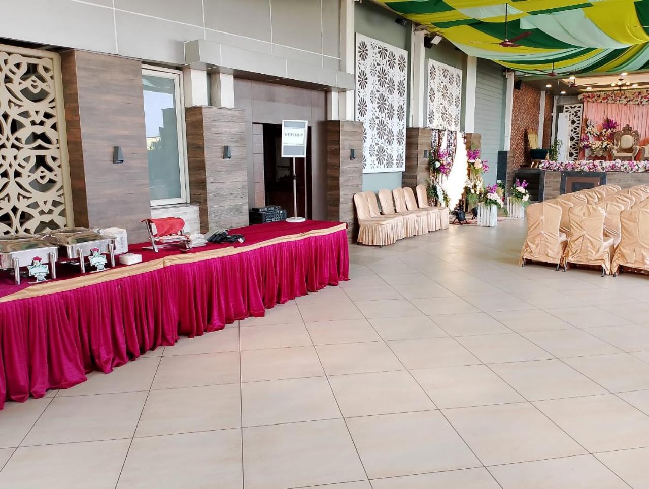 Hotel Pushpak Бхубанешвара Экстерьер фото