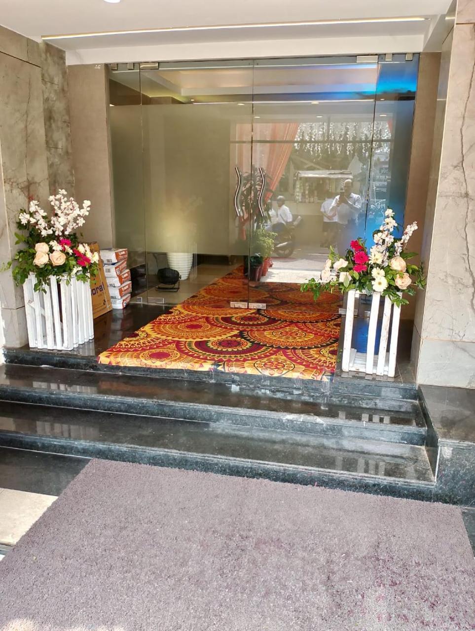 Hotel Pushpak Бхубанешвара Экстерьер фото