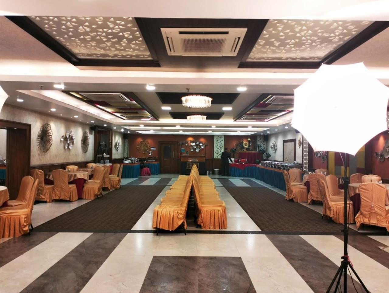 Hotel Pushpak Бхубанешвара Экстерьер фото
