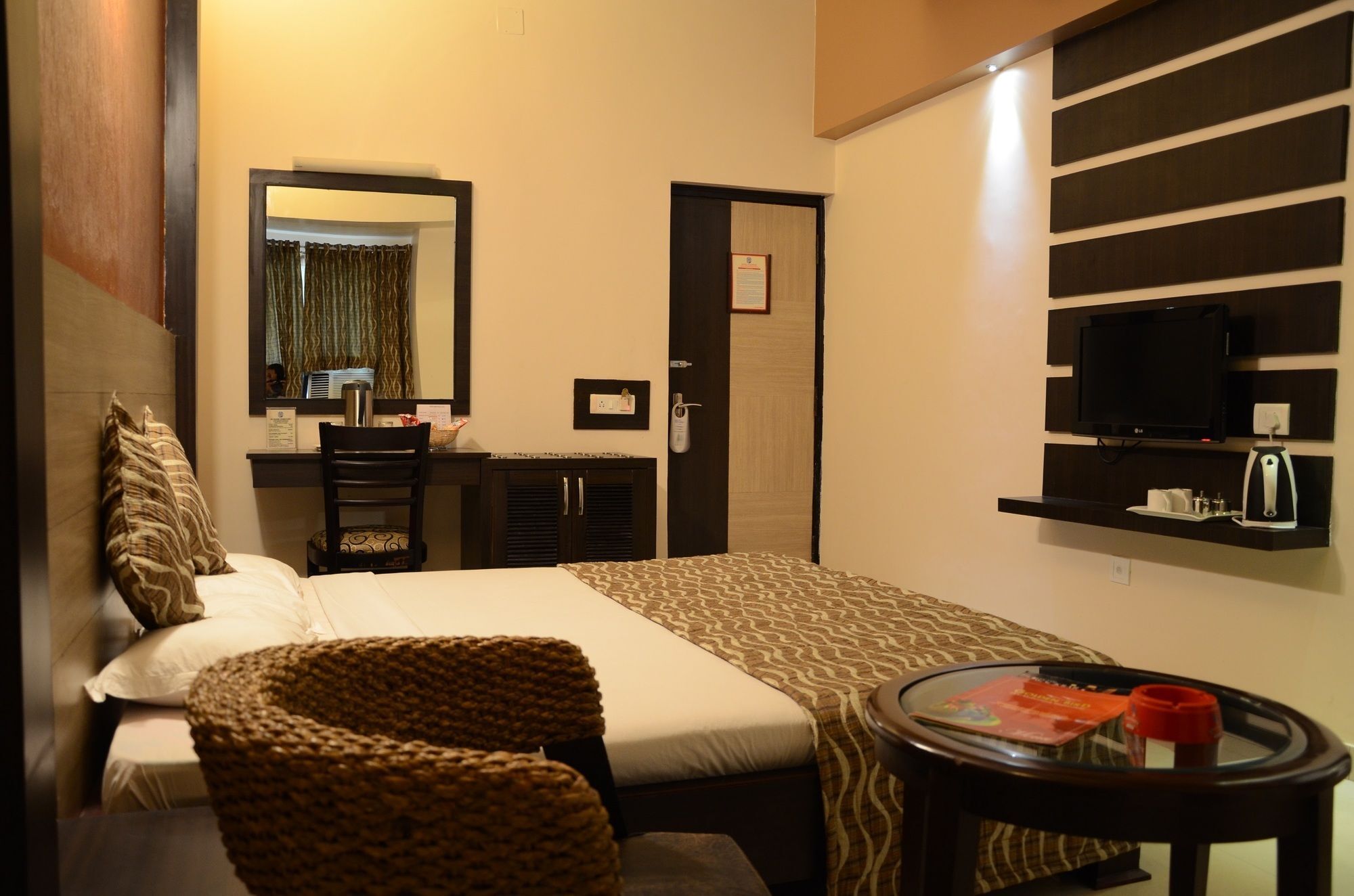 Hotel Pushpak Бхубанешвара Экстерьер фото